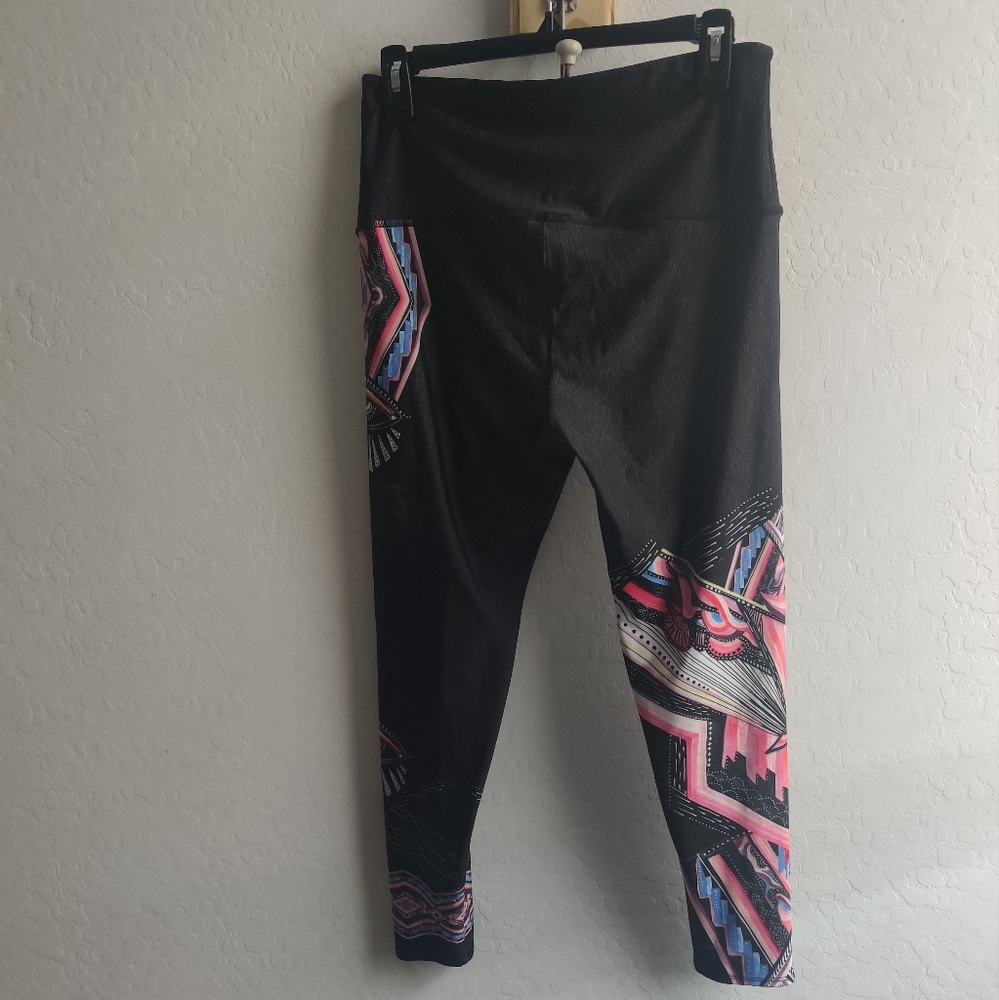 Onzie Flow Black With Geometric Patterns Active S… - image 4